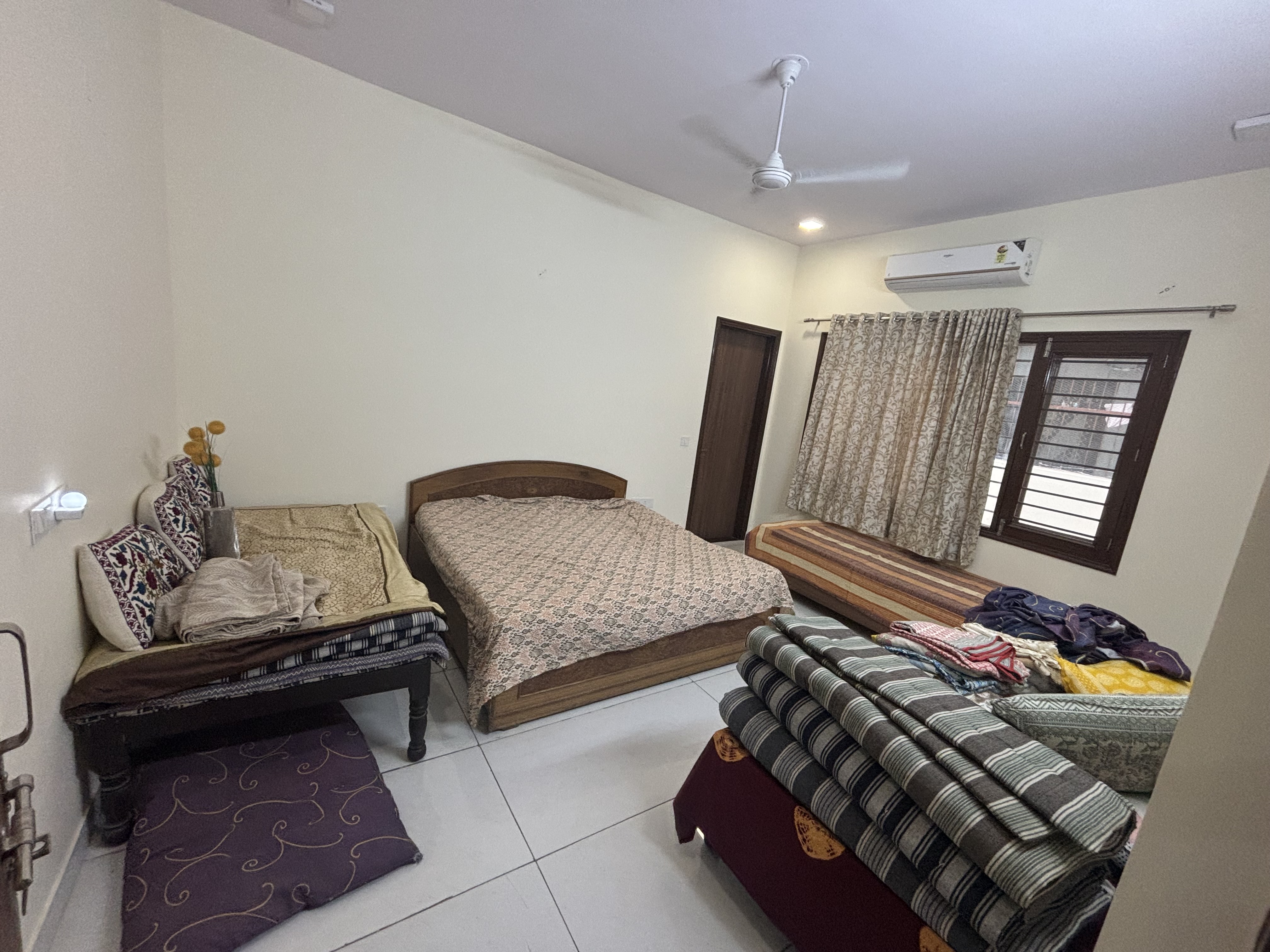 3 BHK Semi Furnished @60 ft road near Anand Vihar Market, Jagatpura -Jagatpura-Jaipur